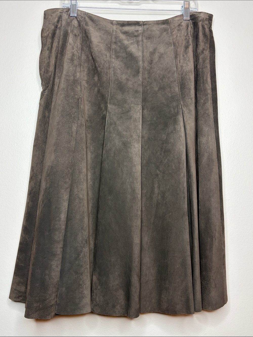 Danier Genuine Suede Pleated A-Line Midi Skirt - Deep Chocolate Brown Size 12 - Picture 4 of 16